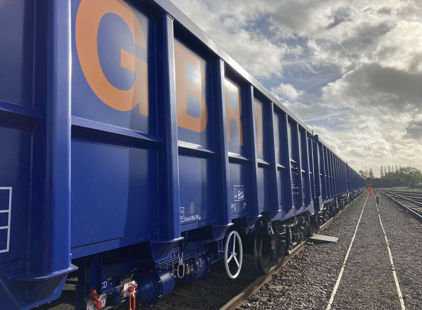 50 new JNA-X box wagons increase UK’s rail freight capacity